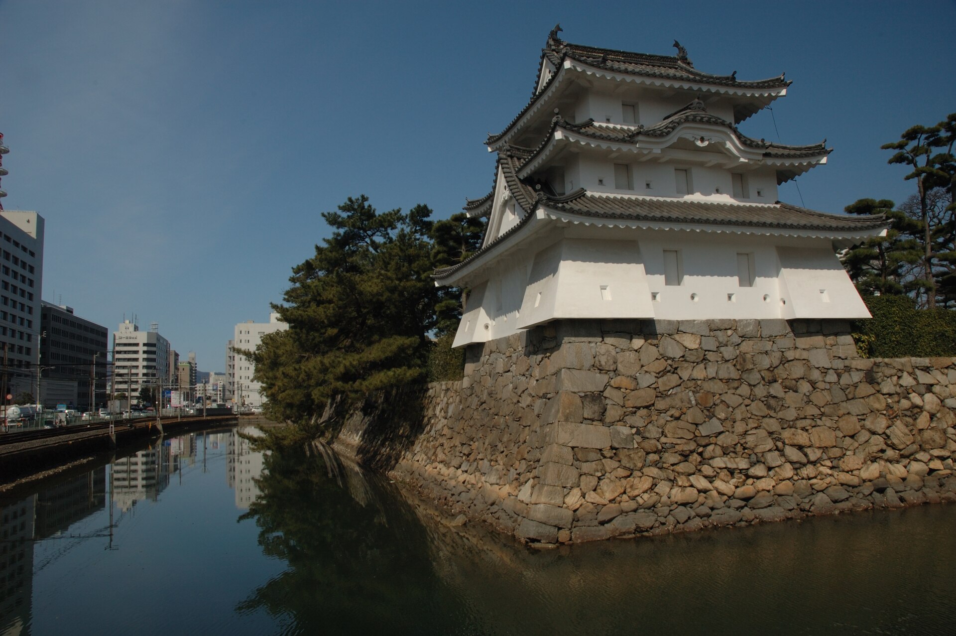 堀の水は、海水である